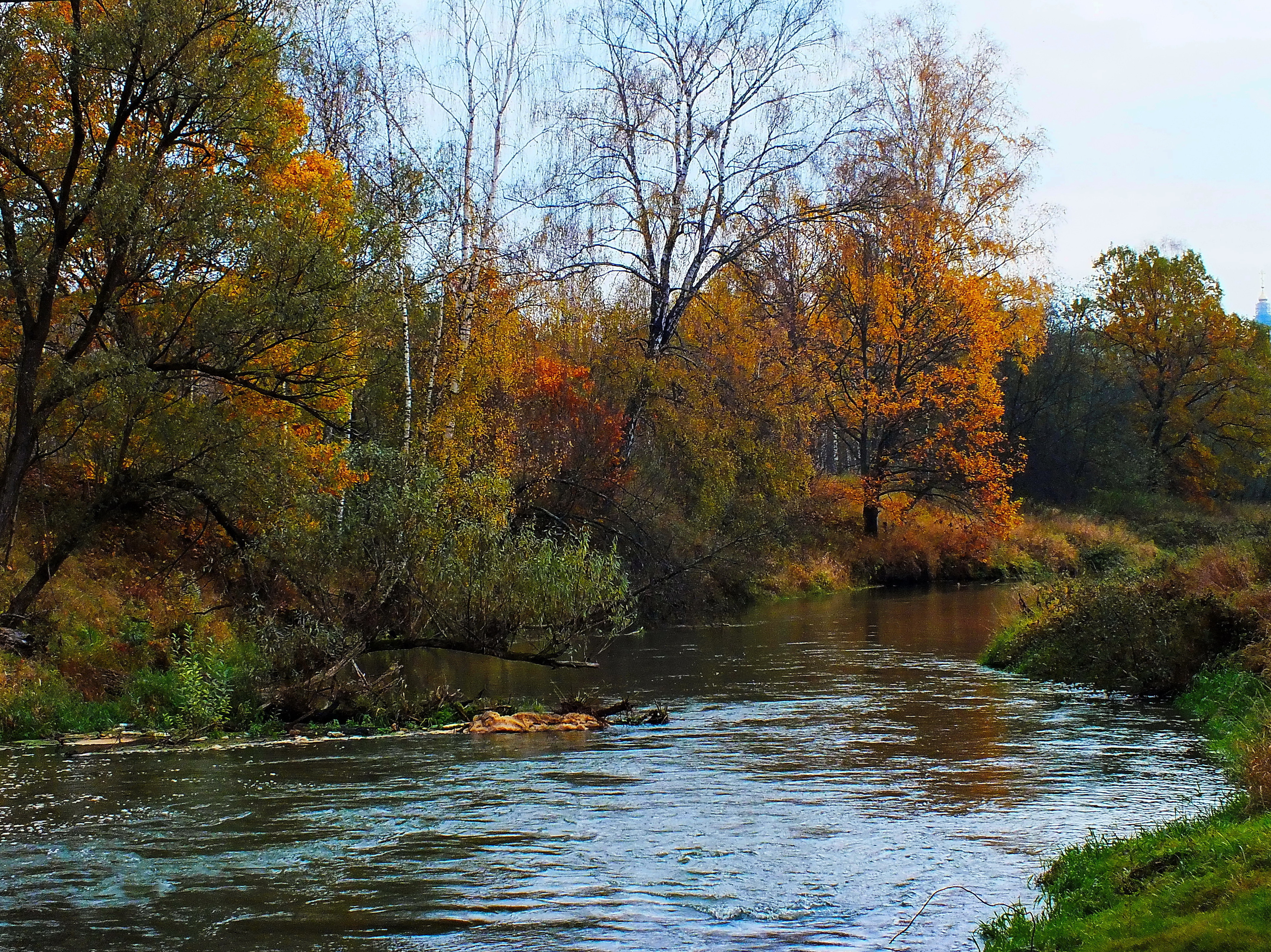 Река осенью